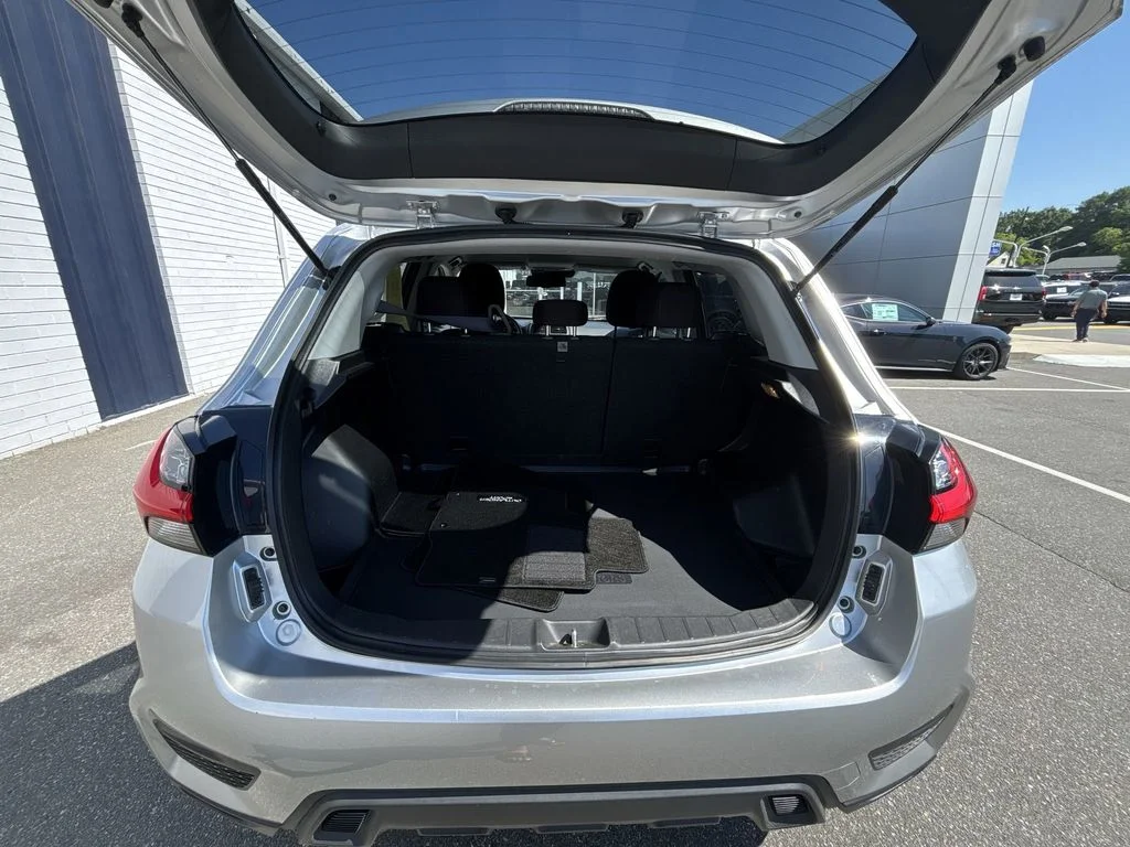 Used 2024 Silver Mitsubishi 2.0 ES image 21