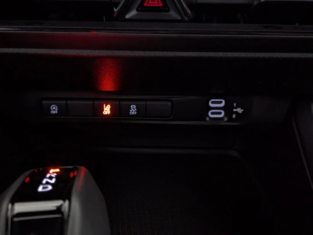 New 2026 White Dodge R/T - - AWD - Blacktop Pack - Hurricane Turbo - 20 Black Wheels & More! image 22
