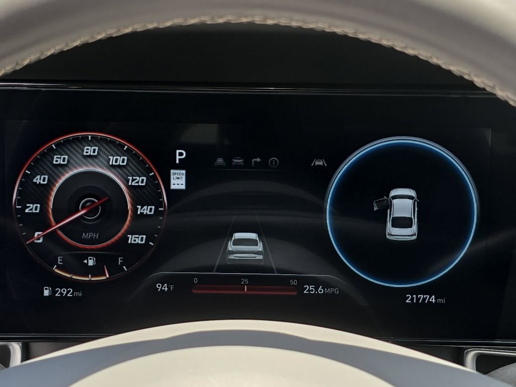 Used 2025 White Hyundai SEL Convenience image 18