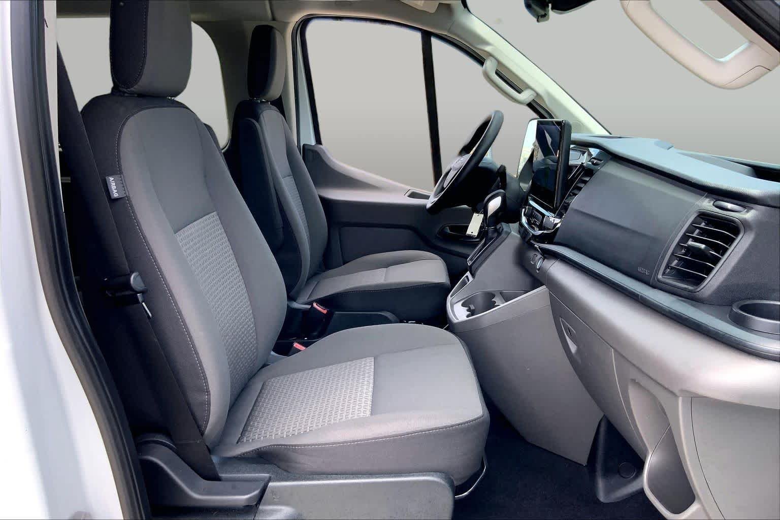 Used 2025 Oxford White Ford XLT image 9