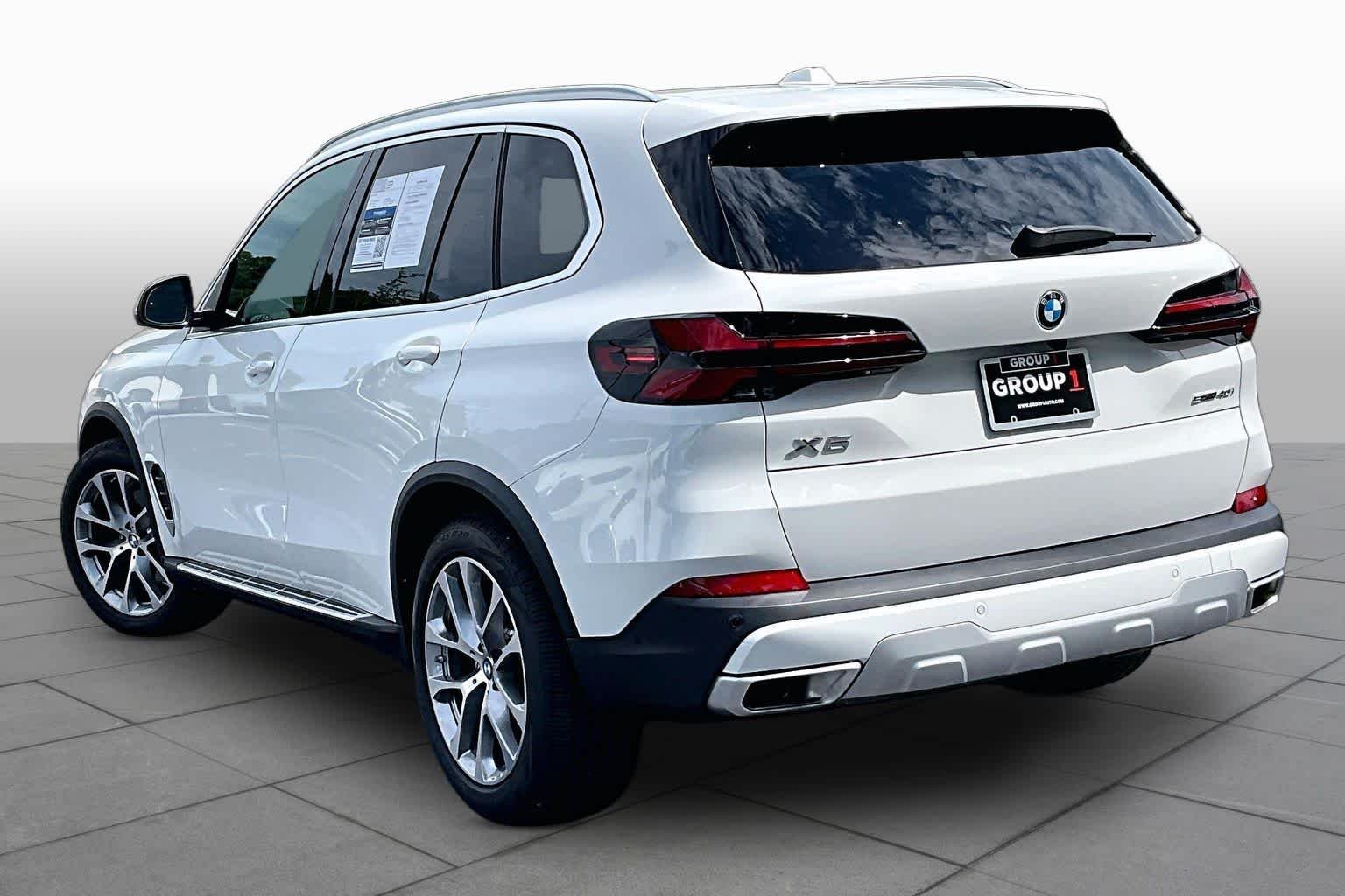 Used 2026 Alpine White BMW sDrive40i image 24