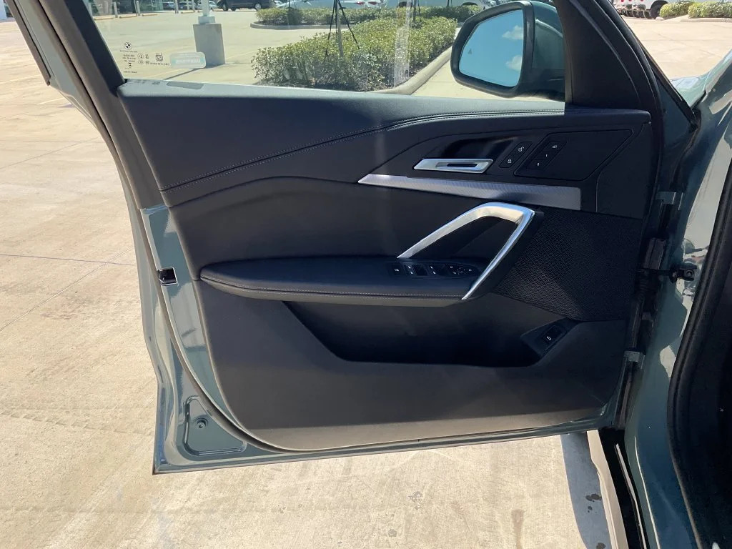 Used 2025 Green BMW xDrive28i image 11