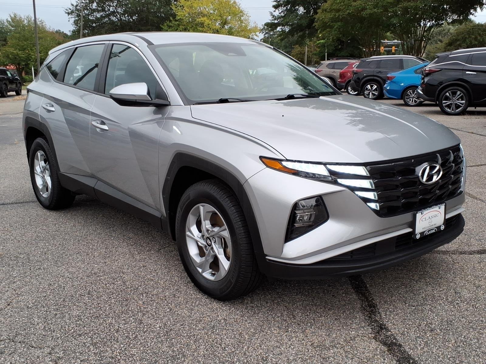 Used 2022 Shimmering Silver Hyundai SE image 5