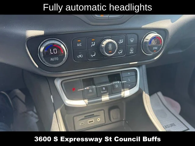 Used 2023 Silver GMC SLT image 26