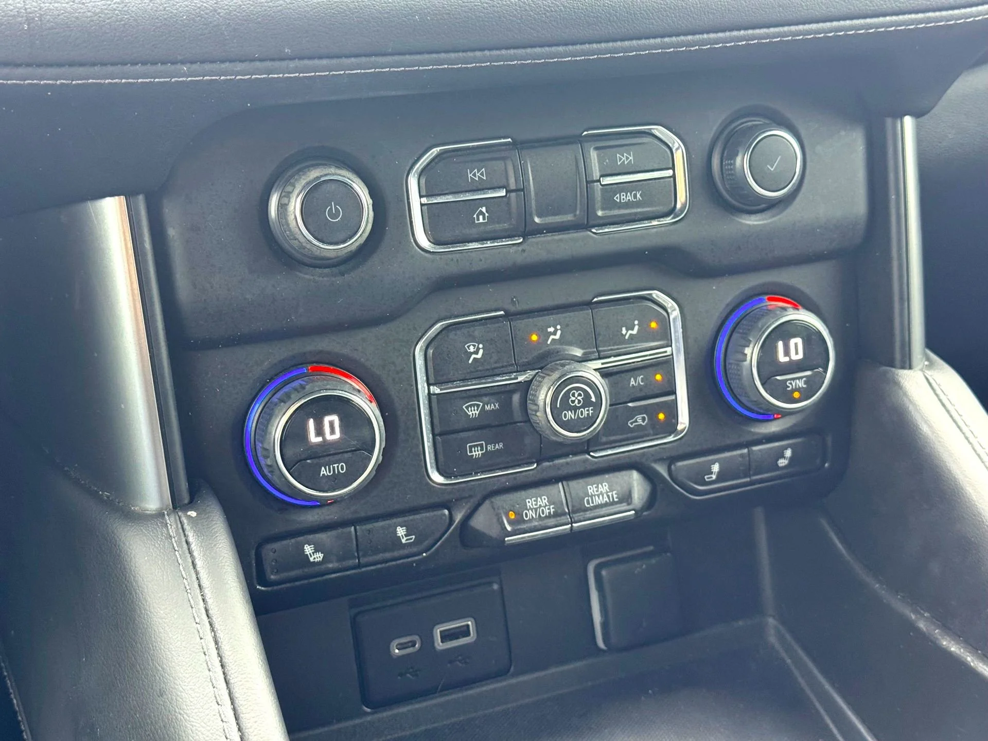 Used 2023 Summit White Chevrolet LT image 29