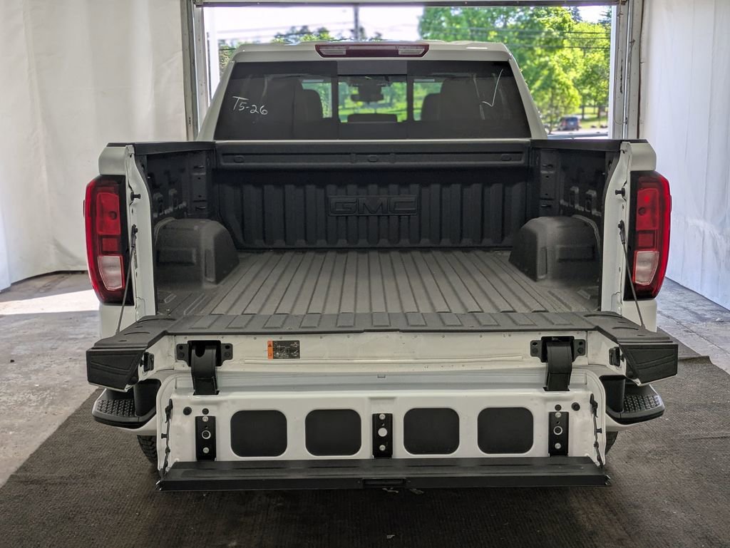 New 2026 Summit White GMC Elevation image 32