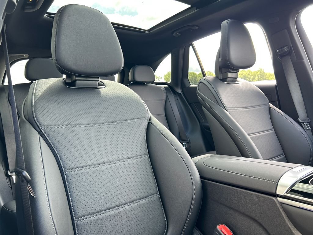 New 2027 Starling Blue Metallic Mercedes-Benz GLC 300 image 26