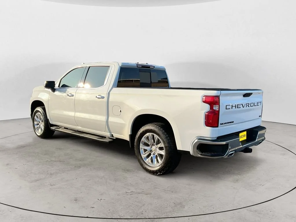 Used 2021 SUMMIT WHITE Chevrolet LTZ image 11