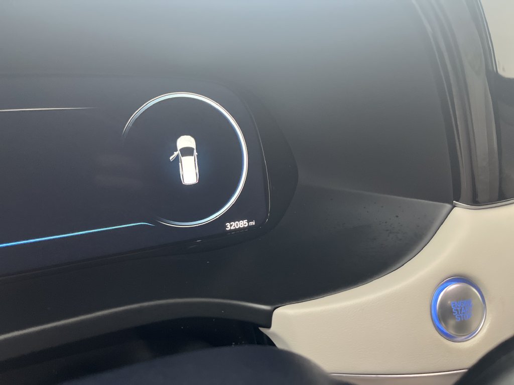Used 2022 White Hyundai Limited image 18