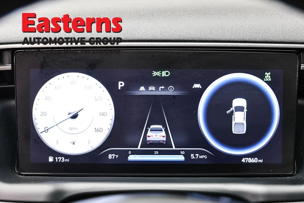 Used 2022 Green Hyundai Limited image 16