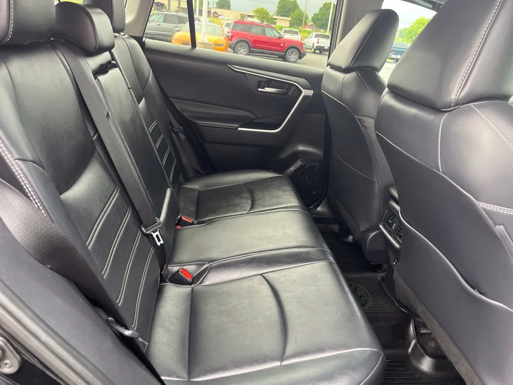 Used 2020 Midnight Black Metallic Toyota XLE Premium image 13