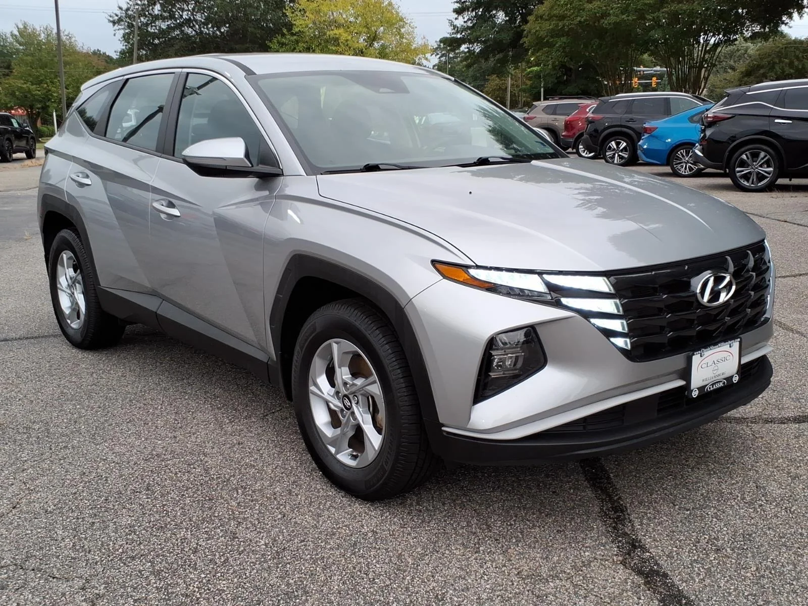 Used 2022 Shimmering Silver Hyundai SE image 5