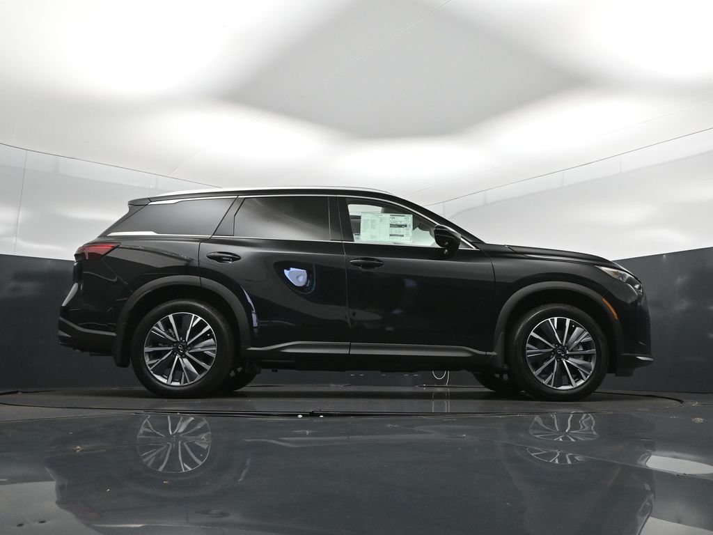 New 2027 MINERAL BLACK INFINITI Luxe FWD image 44