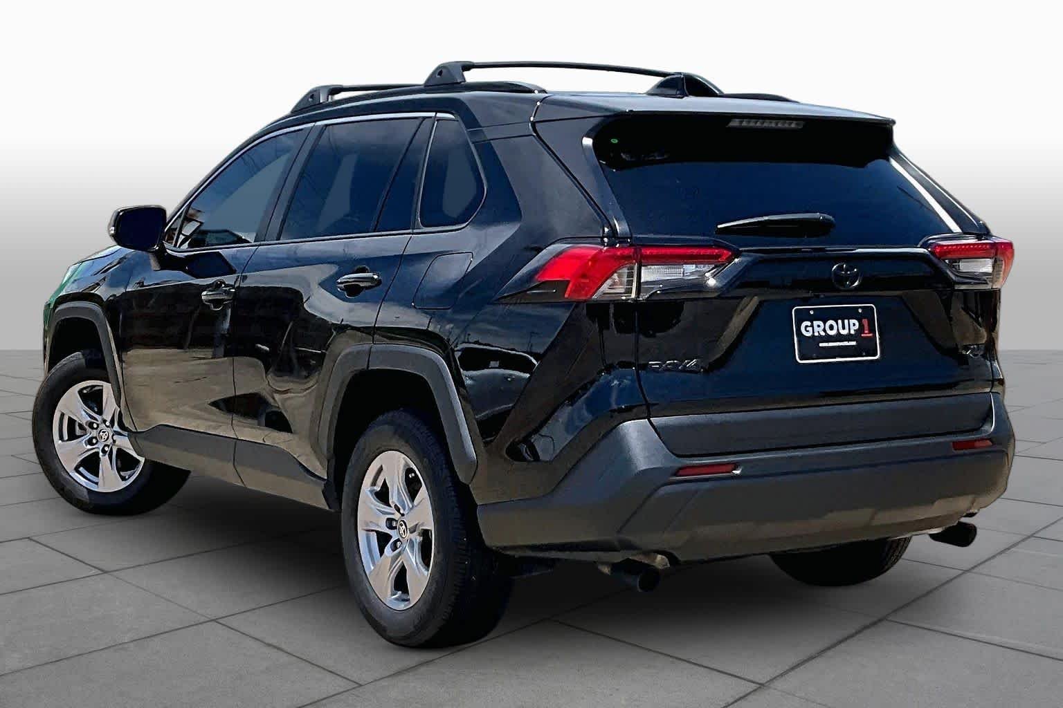 Used 2025 Midnight Black Metallic Toyota XLE image 12