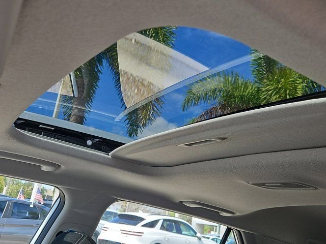 2025 Hyundai Venue SEL - Photo 28