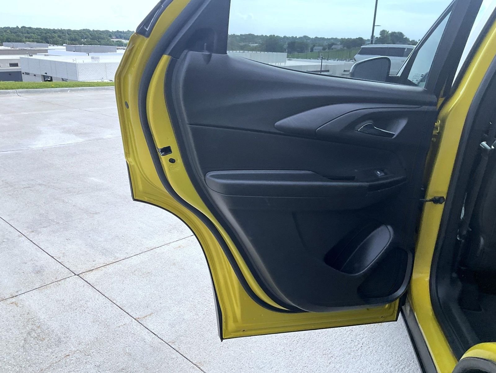 Used 2023 Yellow Chevrolet ACTIV image 18