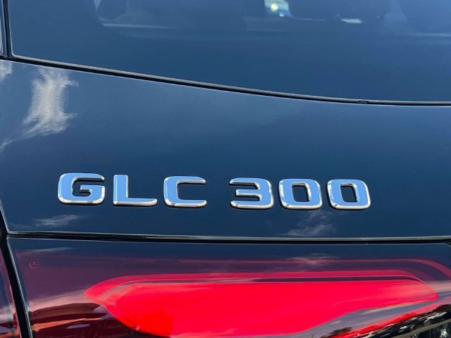 New 2027 Black Mercedes-Benz GLC 300 image 12