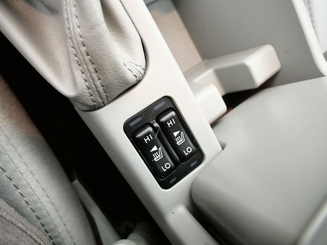 Used 2011 White Subaru 2.5X image 26