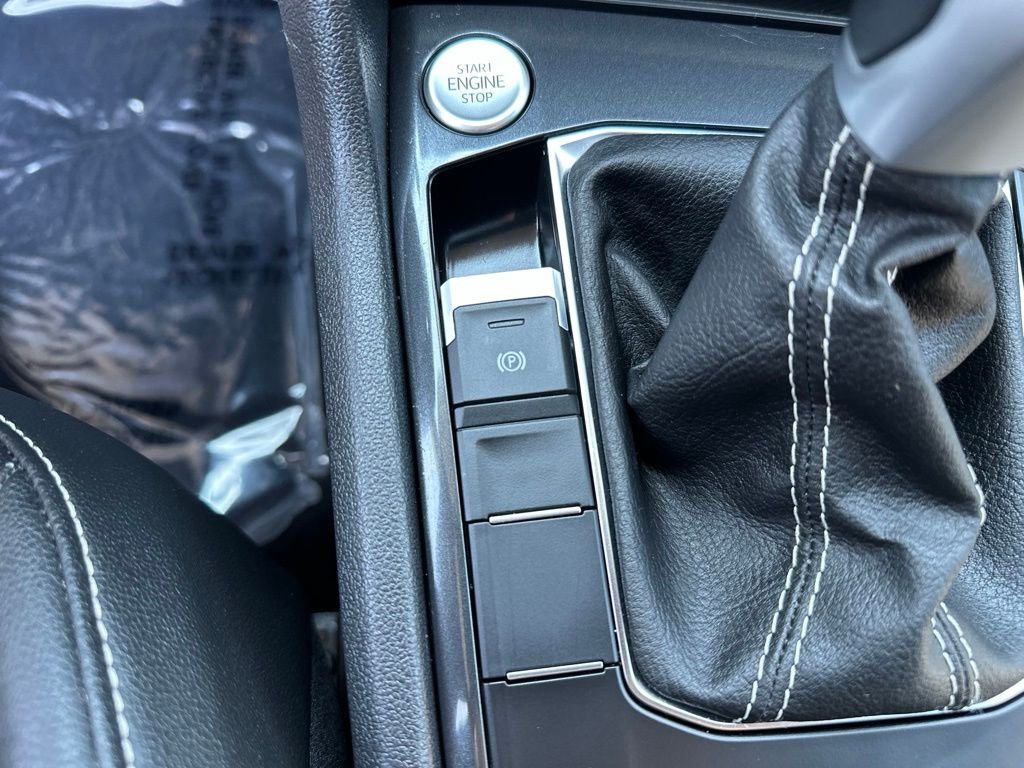 2023 Volkswagen Tiguan SE - Photo 16