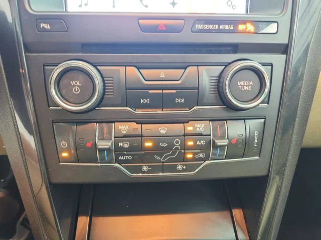 Used 2017 White Ford XLT image 31