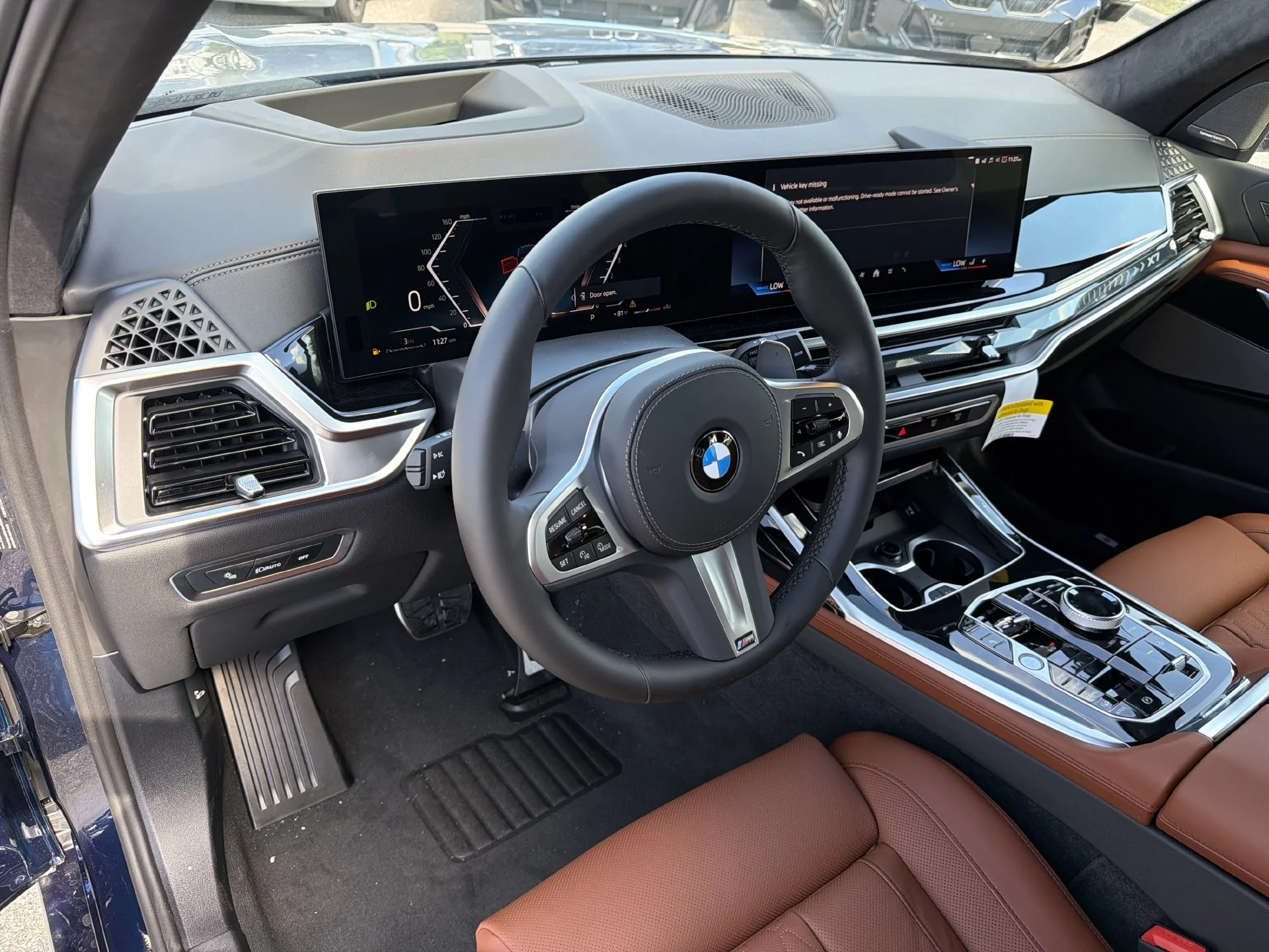 New 2027 Tanzanite Blue II Metallic BMW xDrive40i image 25