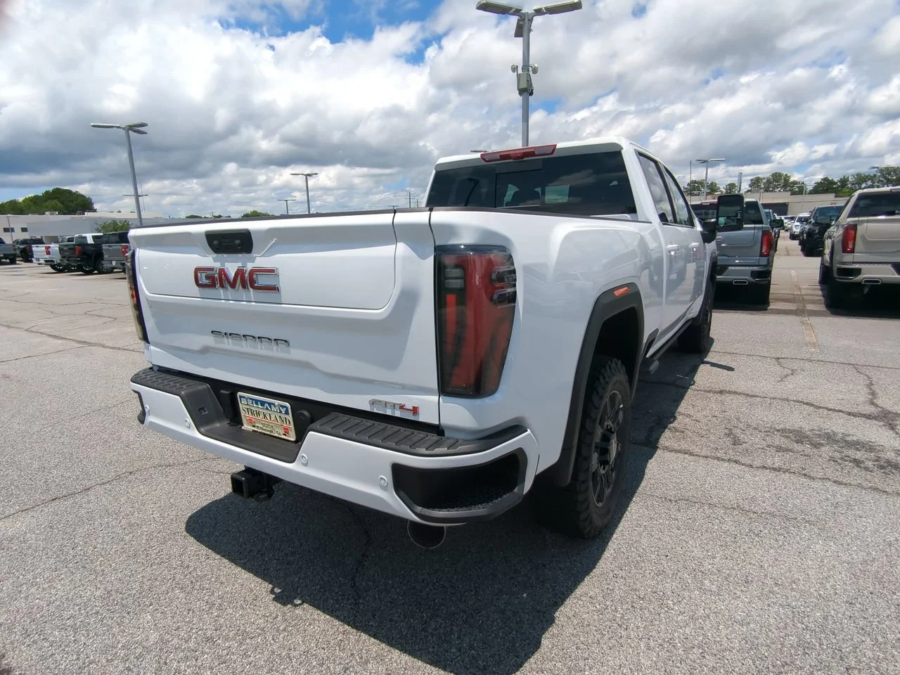 2026 GMC Sierra 2500HD AT4 - Photo 4