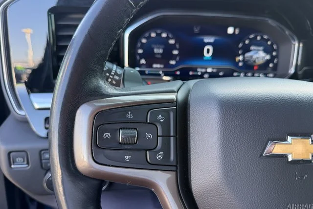 Used 2022 NORTHSKY BLUE METALLIC Chevrolet High Country image 20