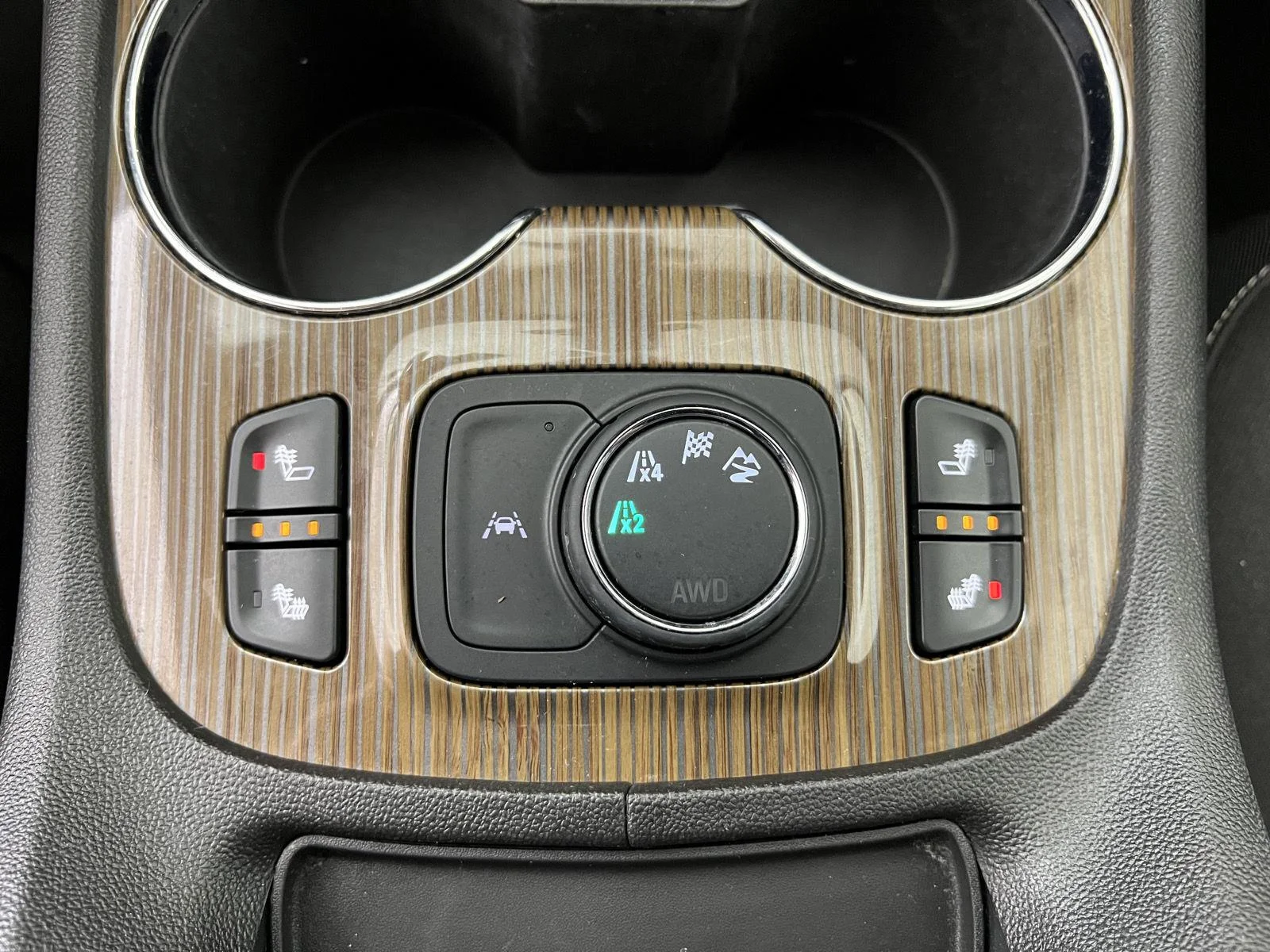 Used 2023 Volcanic Red Tintcoat GMC SLE image 17