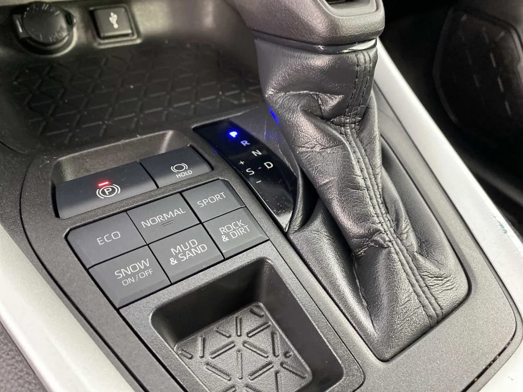Used 2022 Silver Sky Metallic Toyota LE image 21