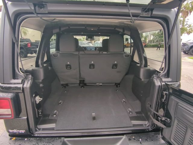 New 2027 Black Clear-Coat Paint Jeep  image 13