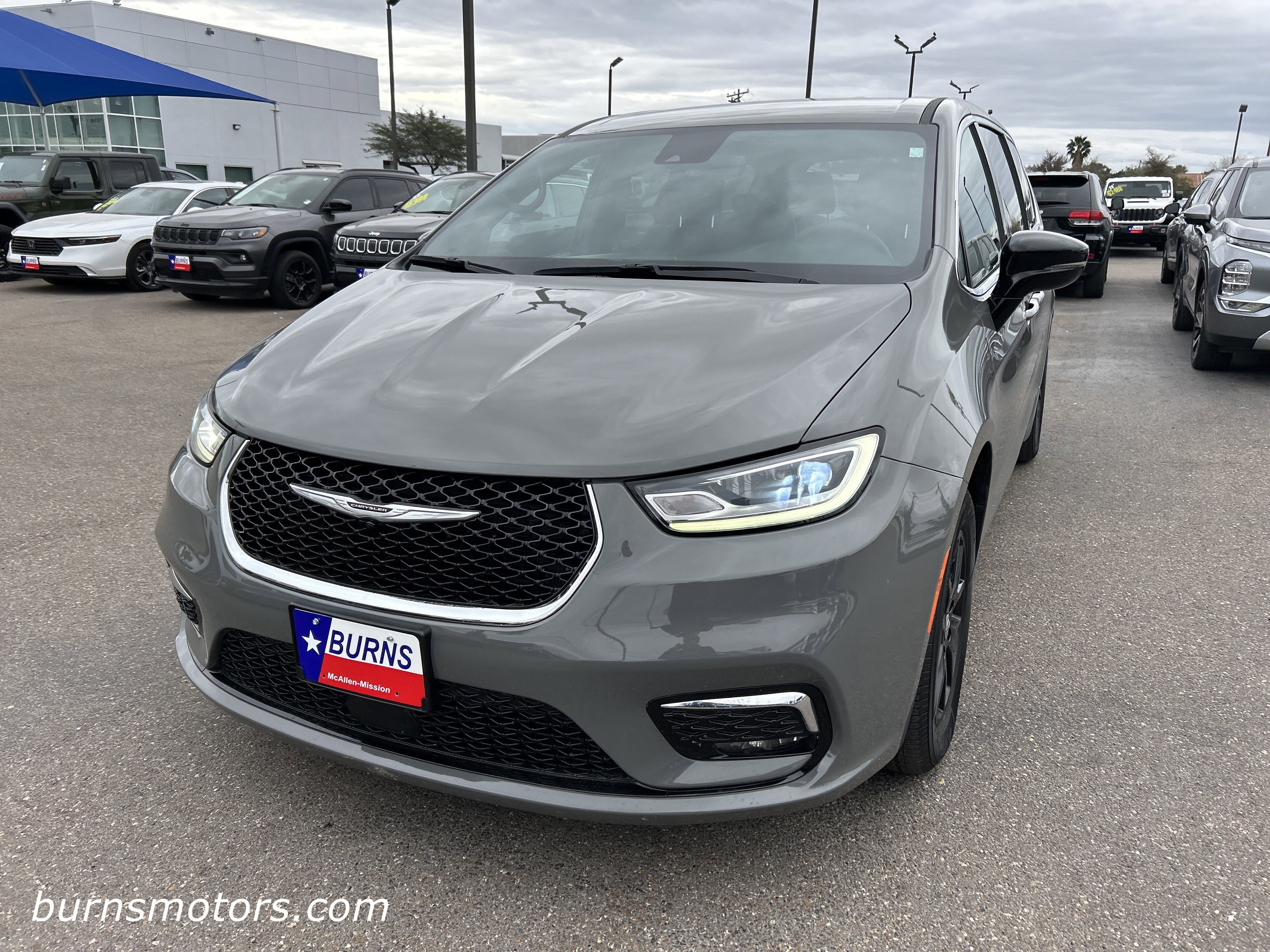 Pre-Owned 2025 Chrysler Pacifica Select Mini-van, Passenger in