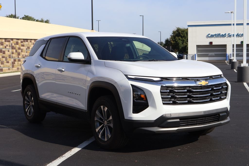 2027 Chevrolet Equinox LT - Photo 10