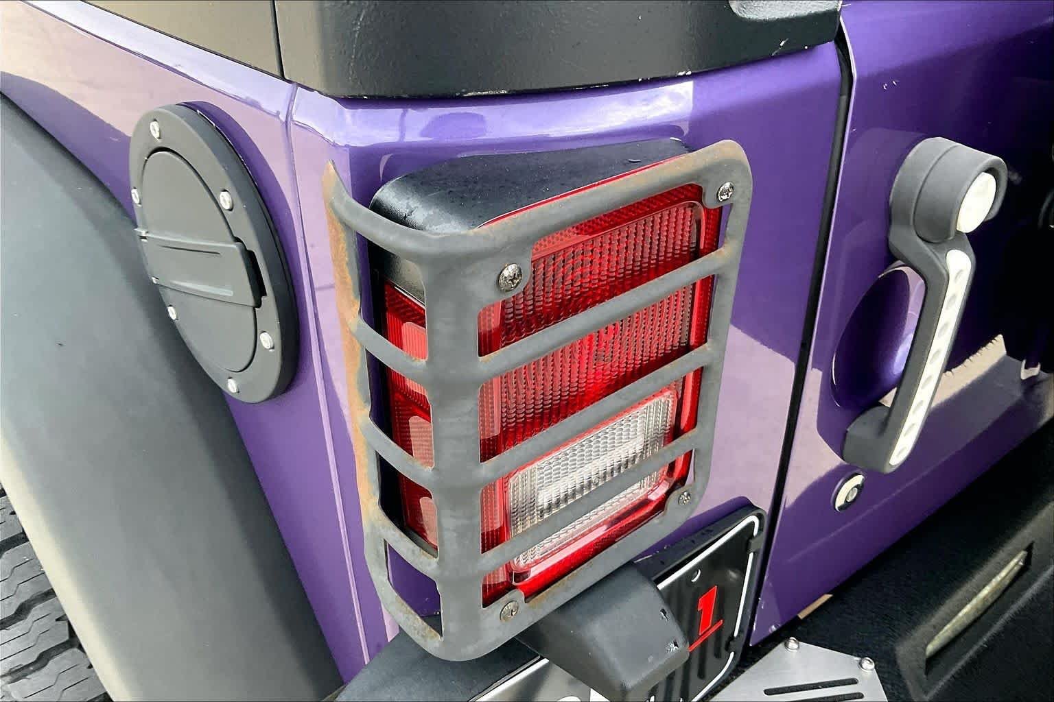 Used 2018 Xtreme Purple Pearlcoat Jeep Sport S image 26