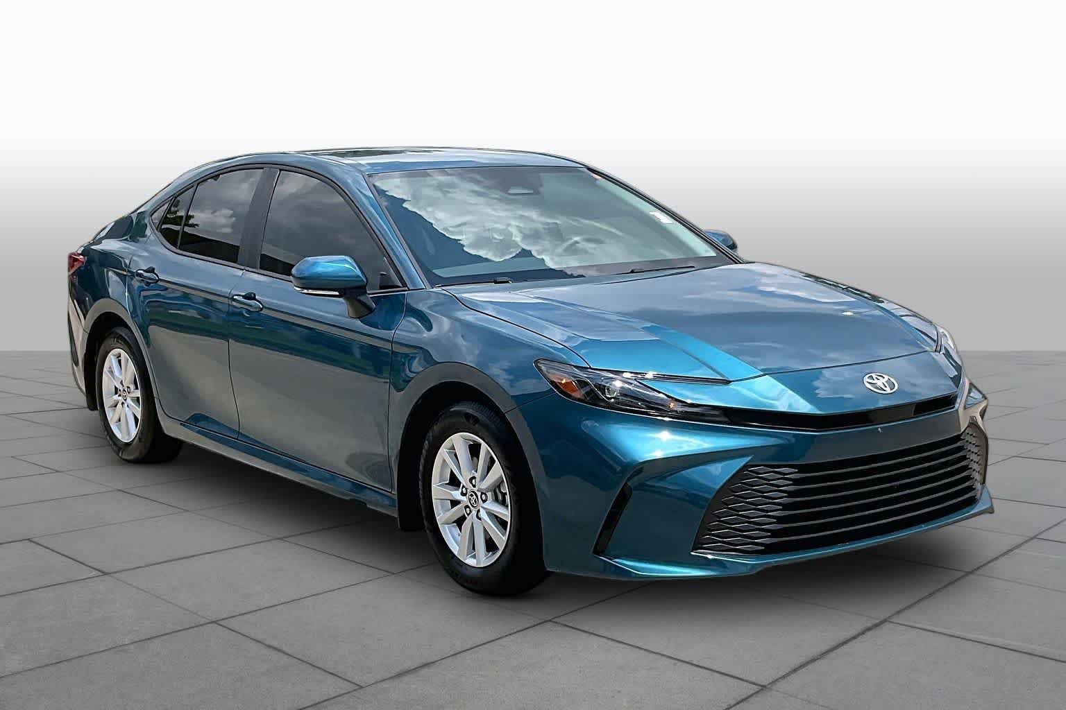 Used 2026 Ocean Gem Toyota LE image 3