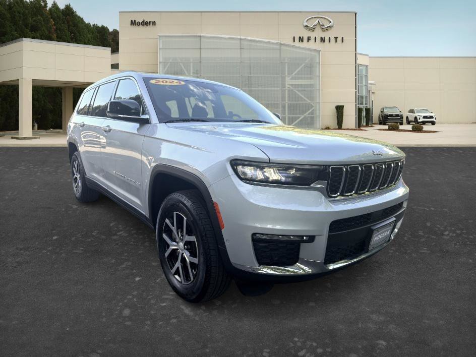 Used 2024 Silver Zynith Jeep Limited image 3