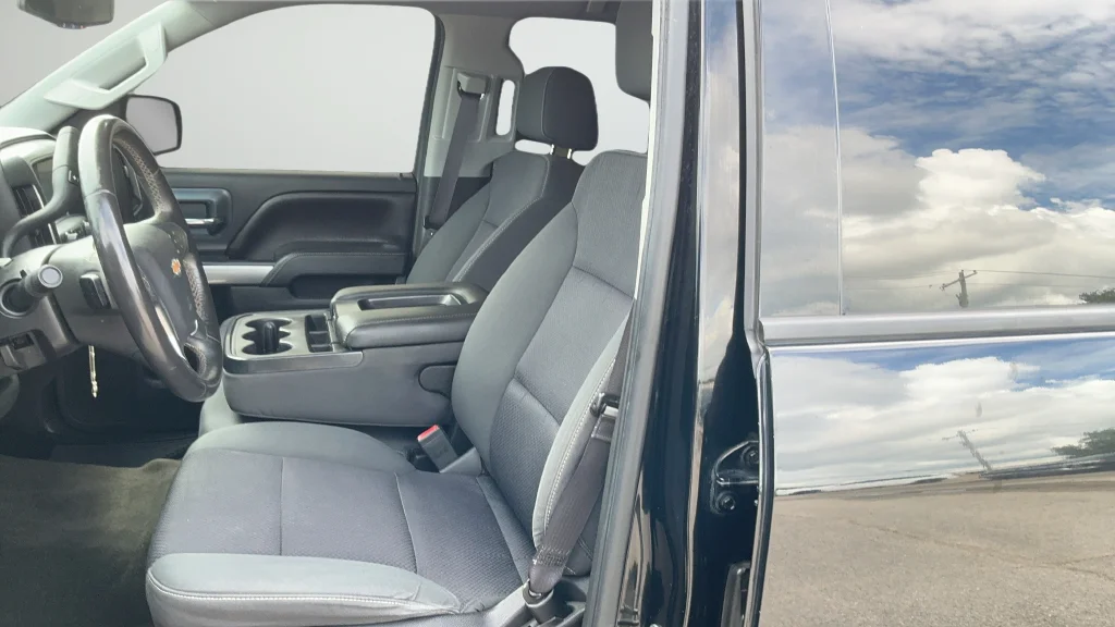 Used 2016 Black Chevrolet LT image 17