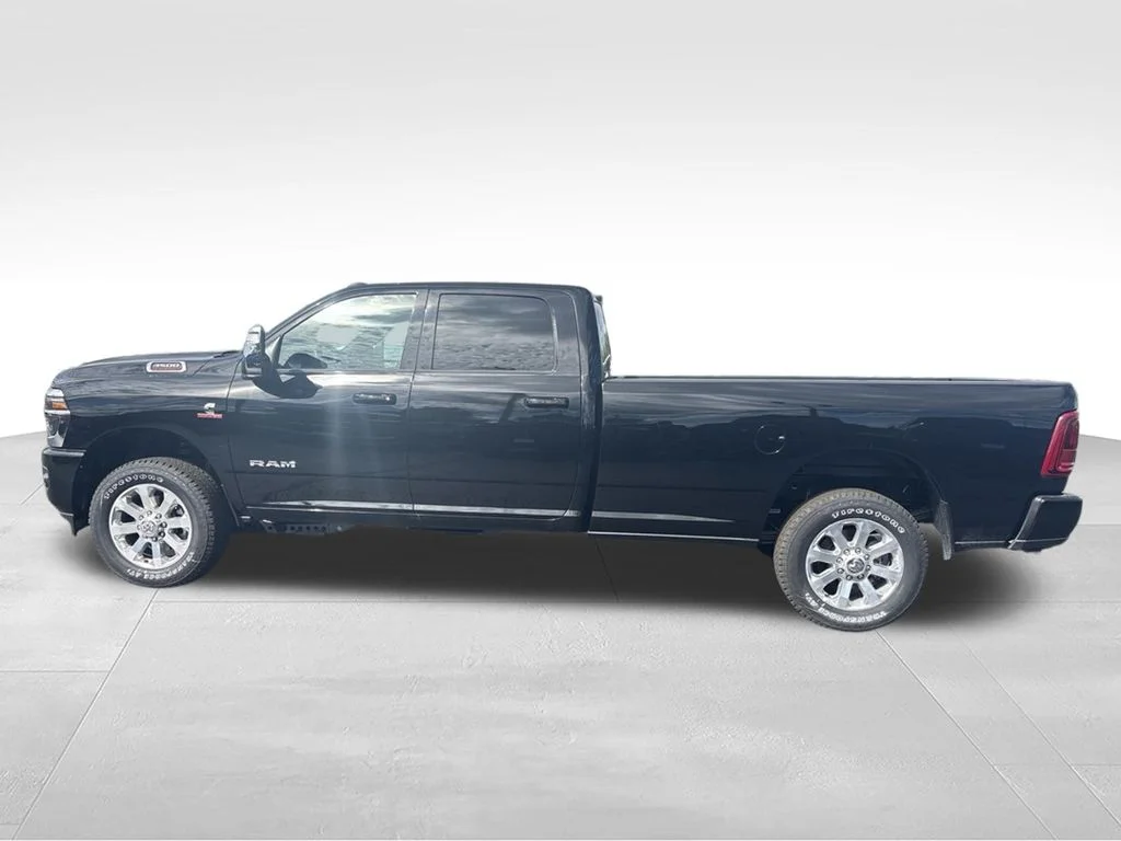 New 2026 Diamond Black Crystal Pearl-Coat Exterior Paint RAM LARAMIE image 6