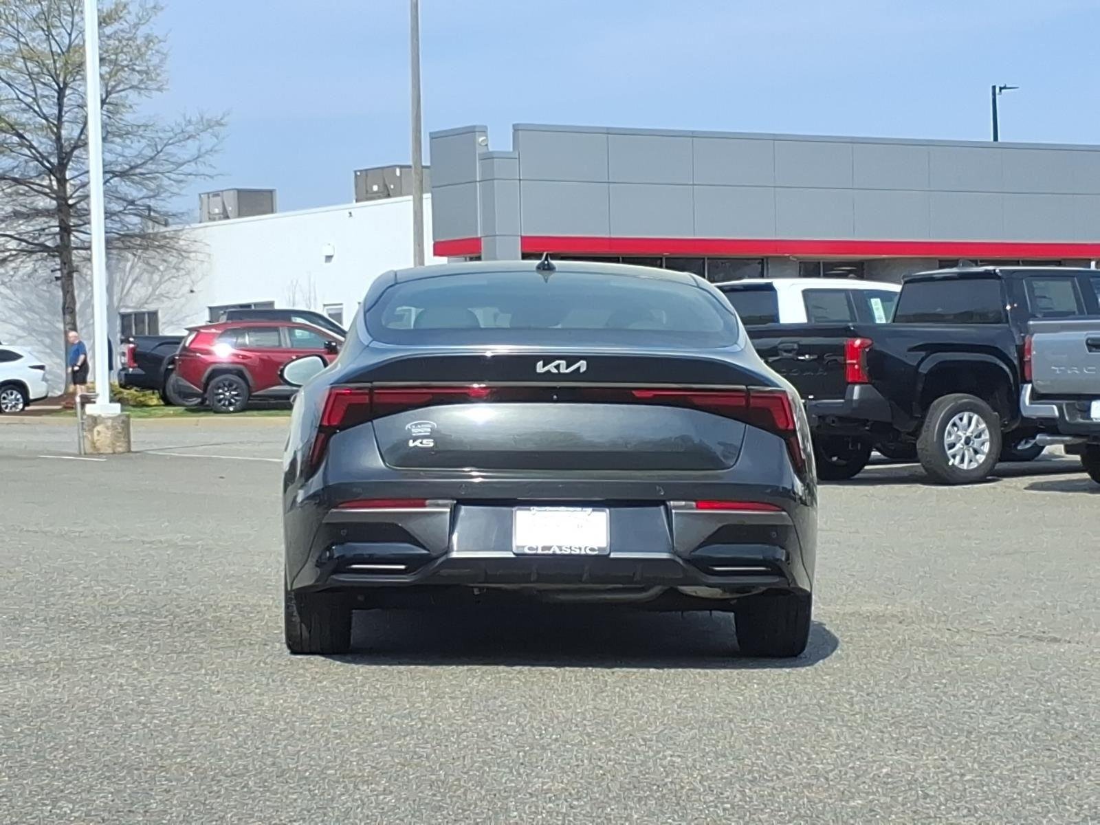 Used 2025 Interstellar Gray Kia EX image 9