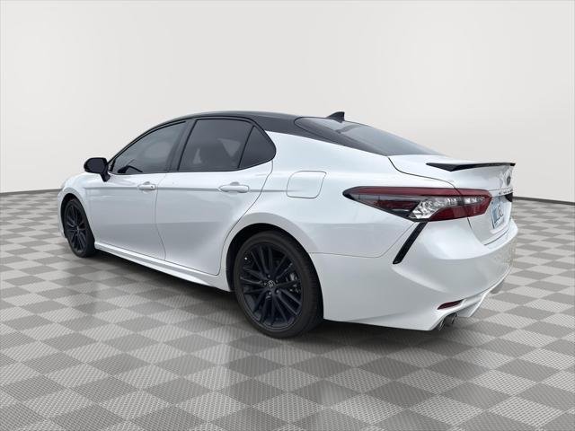 Certified Used 2024 MID BLK/WIND CHILL Toyota  image 4