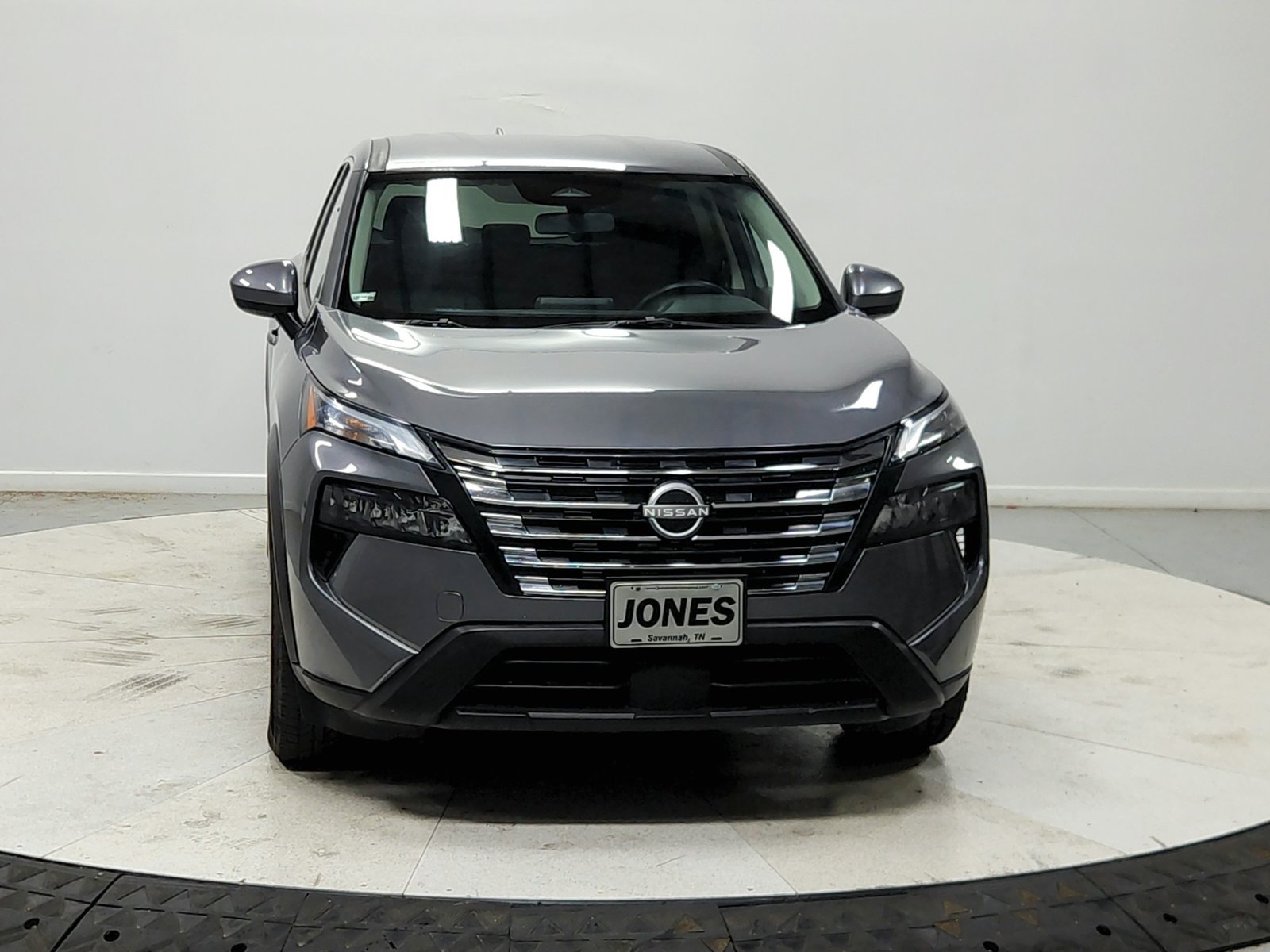 Used 2025 Gray Nissan SV image 3