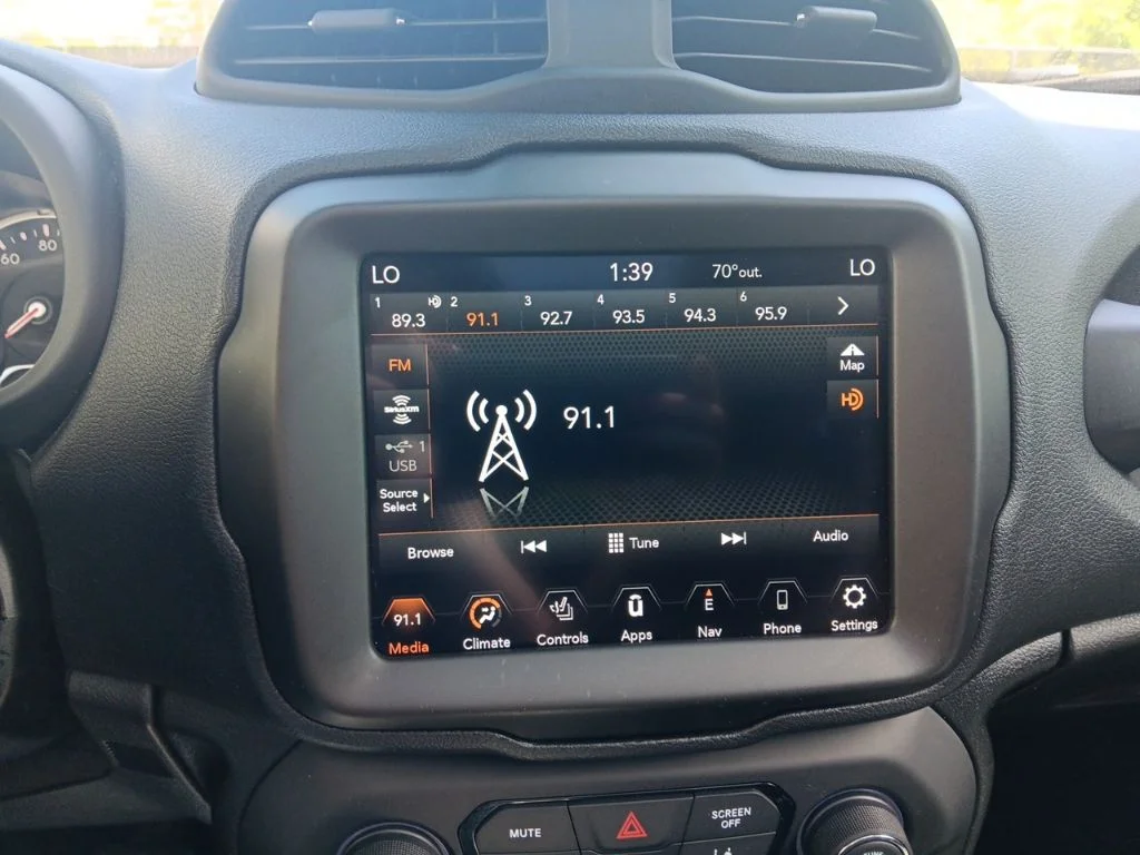 Used 2020 Alpine White Clearcoat Jeep Limited image 22