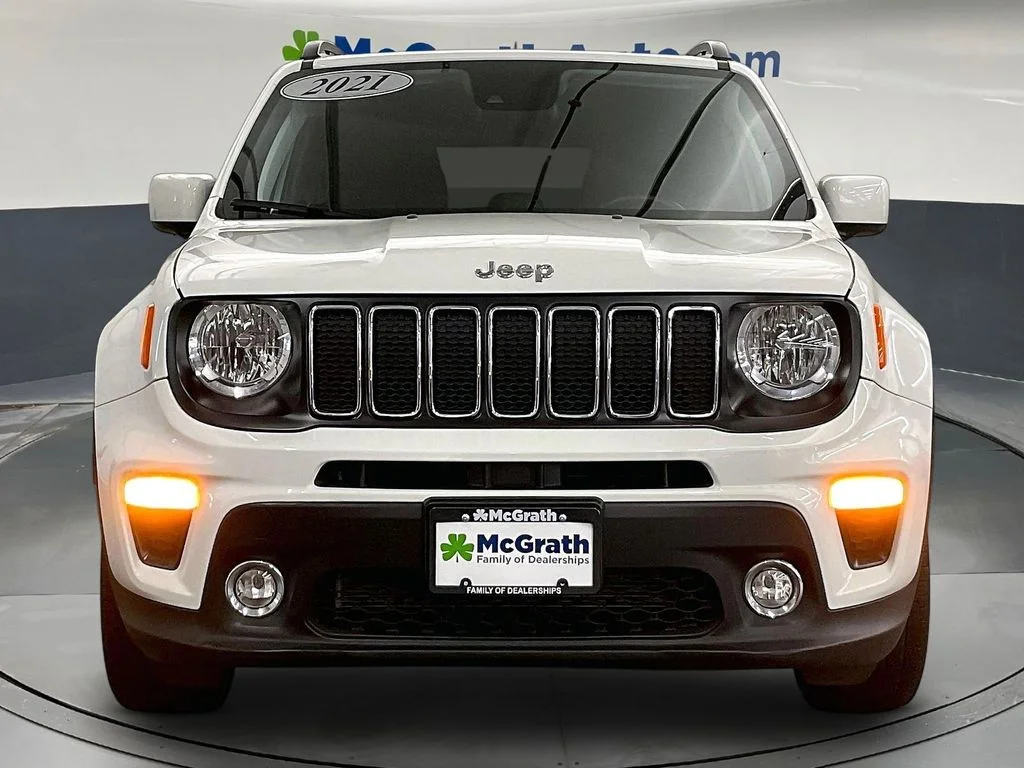 Used 2021 White Jeep Latitude image 5
