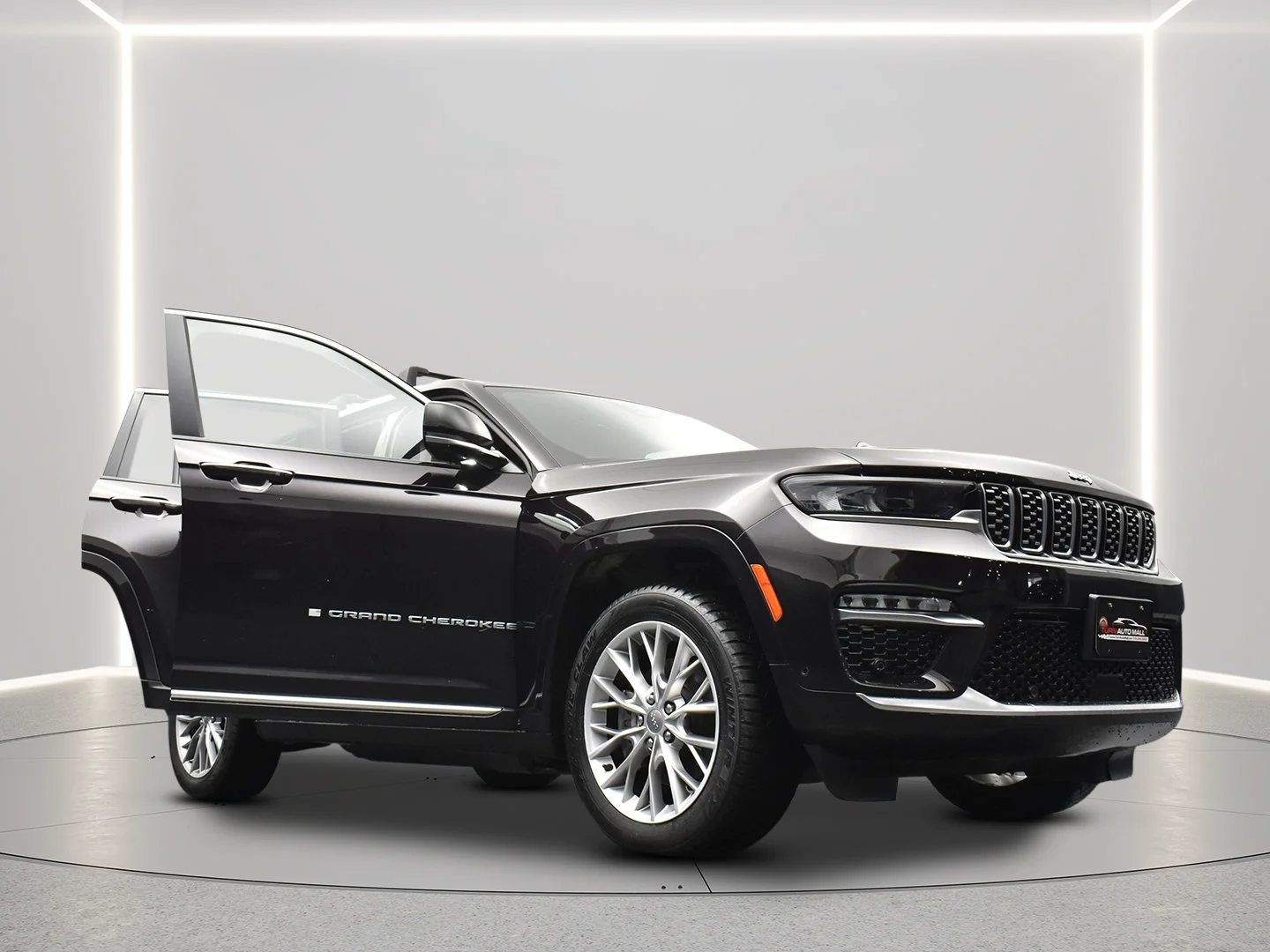 Used 2022 Ember Pearlcoat Jeep Summit image 16