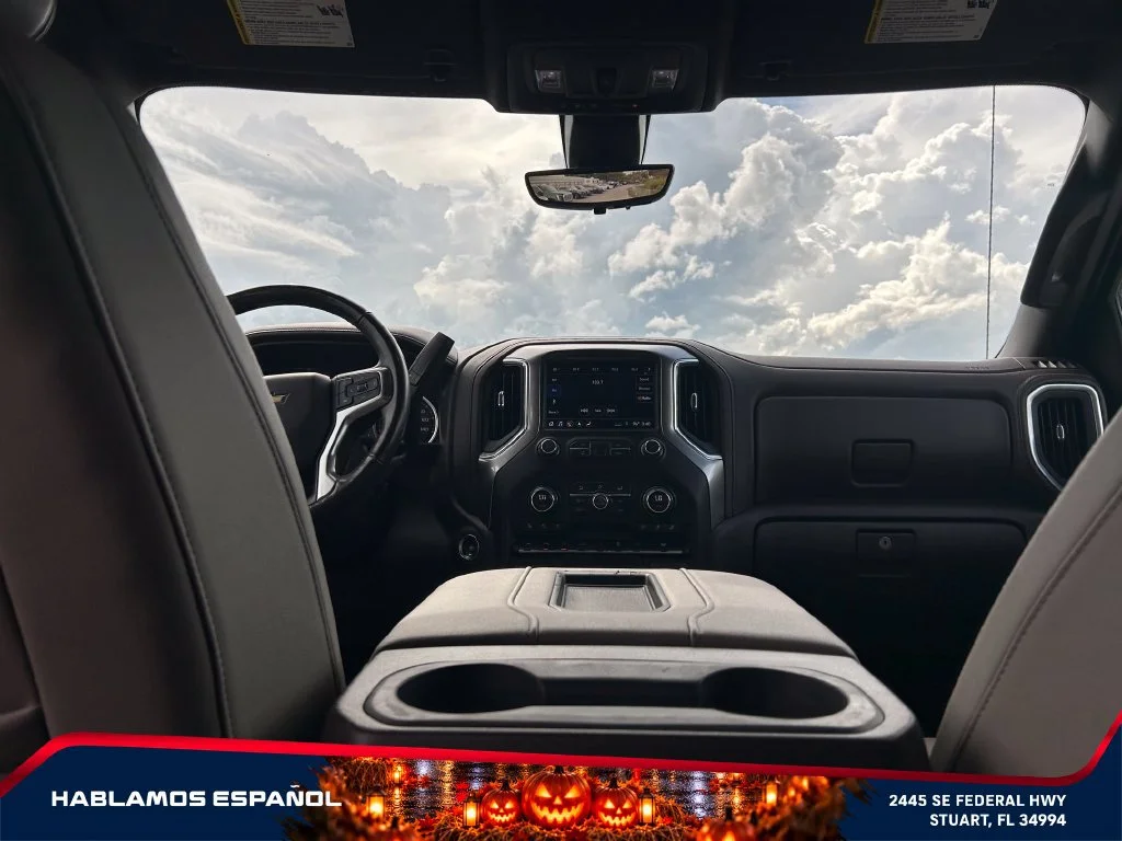 Used 2019 IRIDESCENT PEARL TRICOAT Chevrolet LTZ image 15