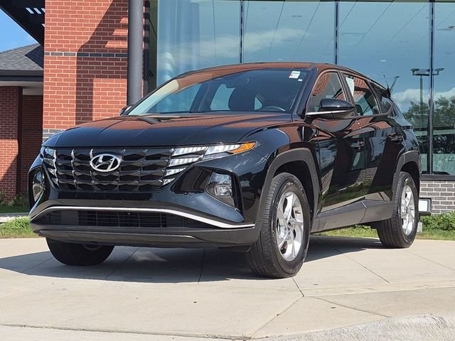 Used 2023 Black Hyundai SE image 3
