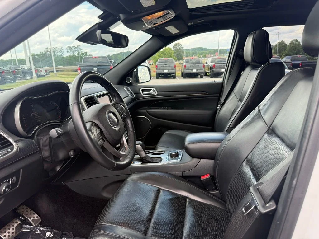 Used 2018 White Jeep High Altitude image 4