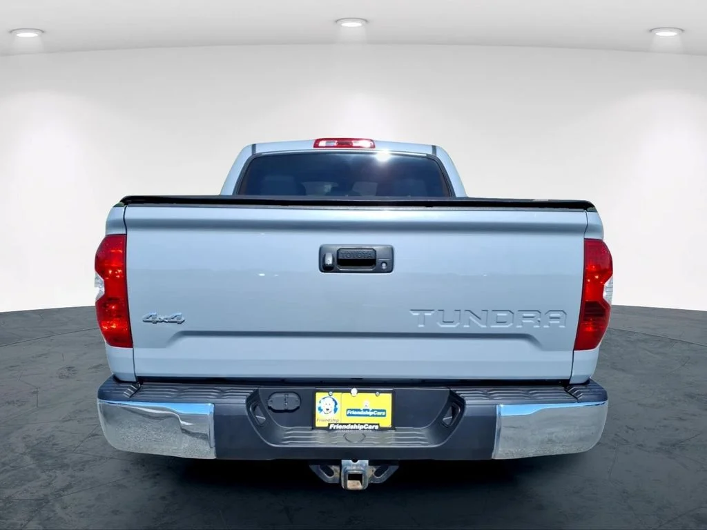 Used 2019 Gray Toyota SR5 image 7