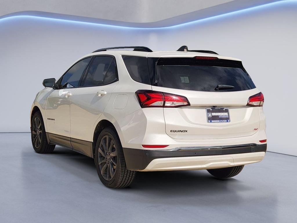 Used 2022 Iridescent Pearl Tricoat Chevrolet RS image 7