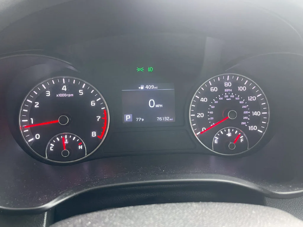Used 2019 Red Kia S image 16