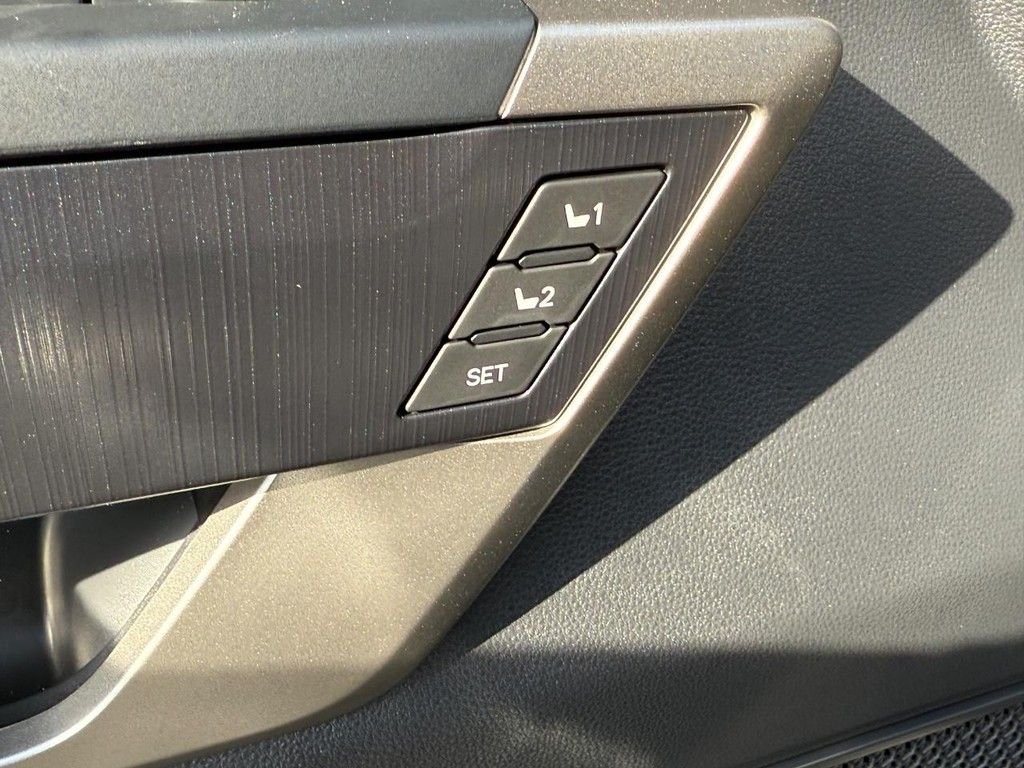 2026 Toyota Tundra Platinum - Photo 11